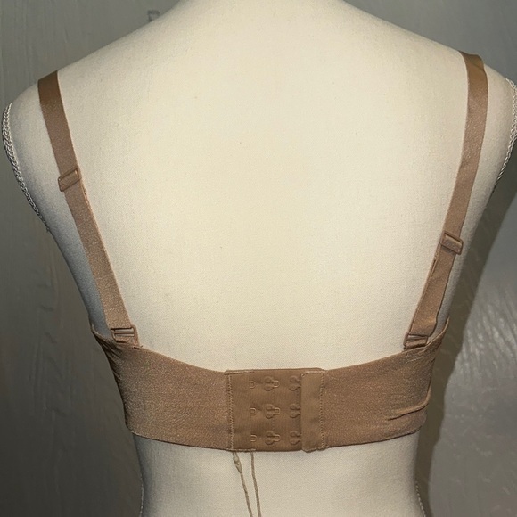 SKIMS Tan Full Coverage Bra with Satin Finish - Picture 4 of 4